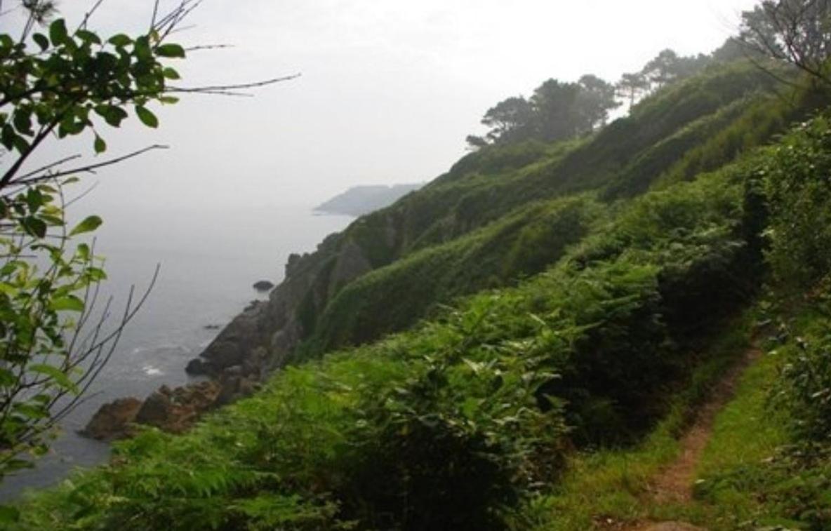 Les Hortensias Grande Tente Familiale Deux Chambres Et Sejour Vue Mer Sur Camping Nature Plestin-les-Grèves Kültér fotó